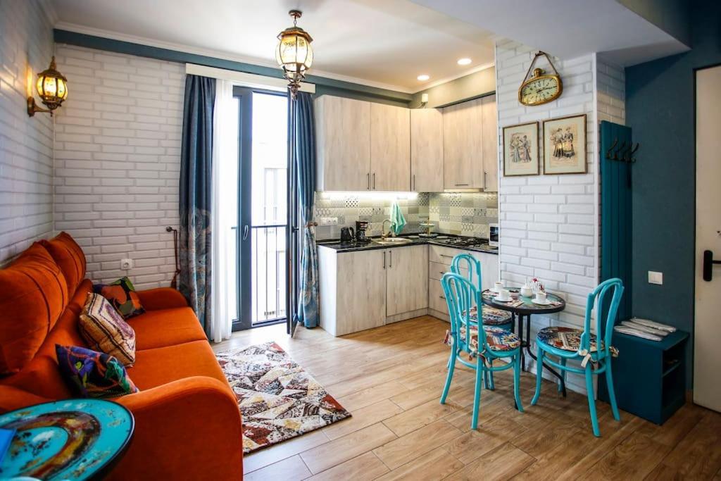 Tbilisi Center, Nino'S Art Apartment المظهر الخارجي الصورة
